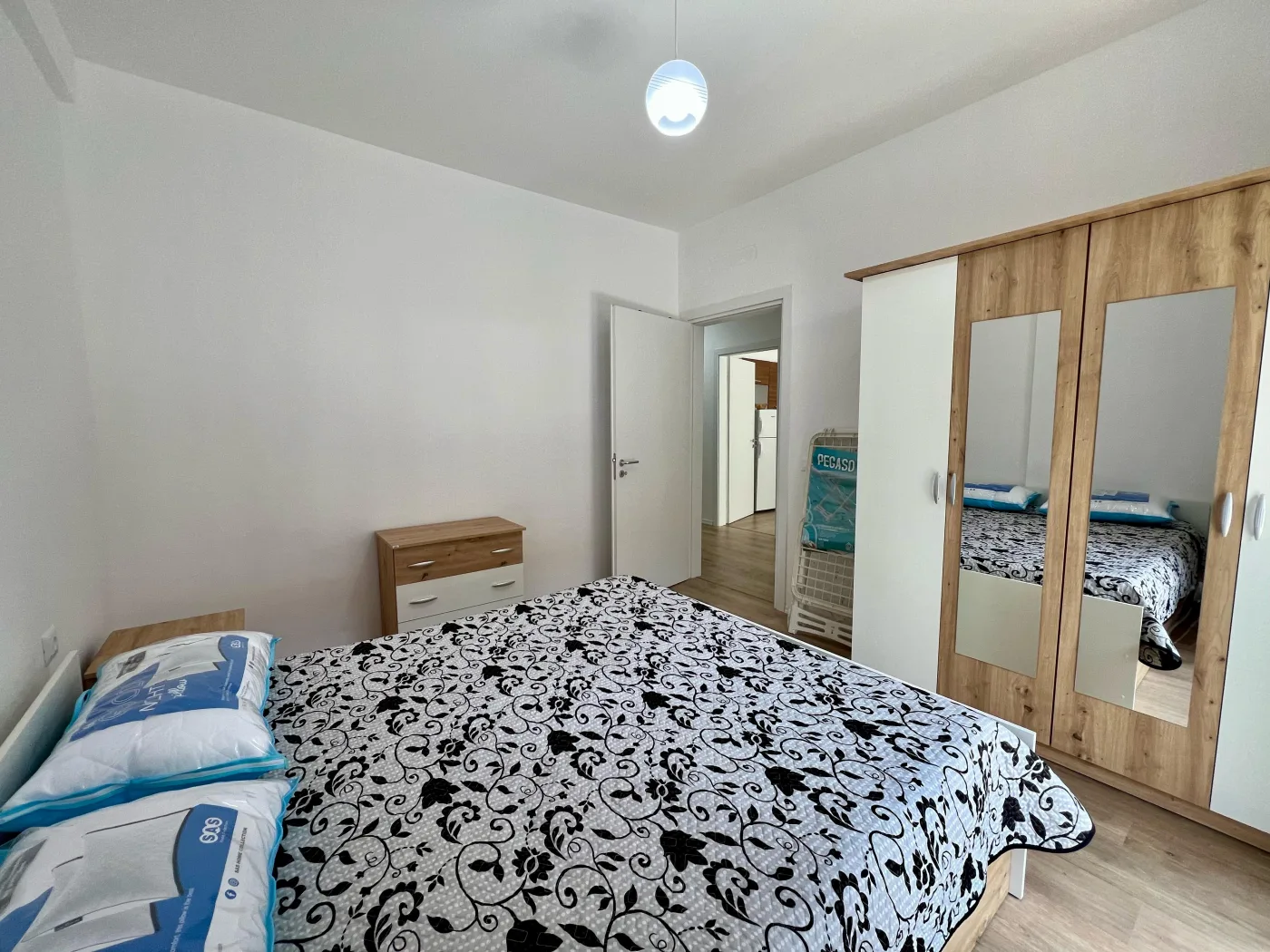 Zur Miete, Wohnung 2+1, “Paskuqan”, Tirana. 3