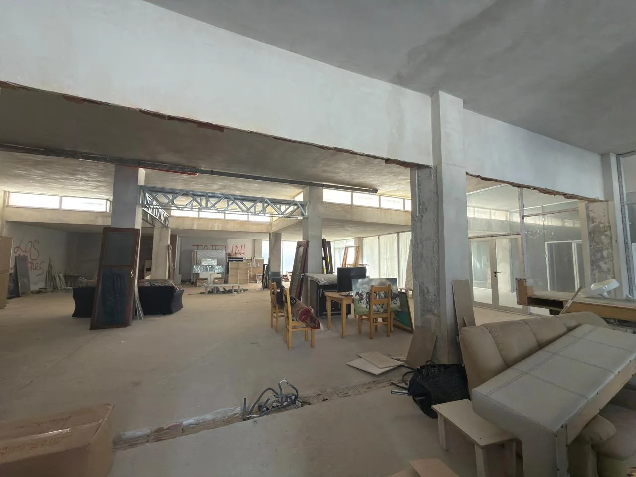 For sale Business Space 321 m² in Vlorë | Strategic Location with Sea View - Image 3