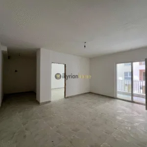 Shitet, Apartament 2+1 “Laprakë”,Tiranë.