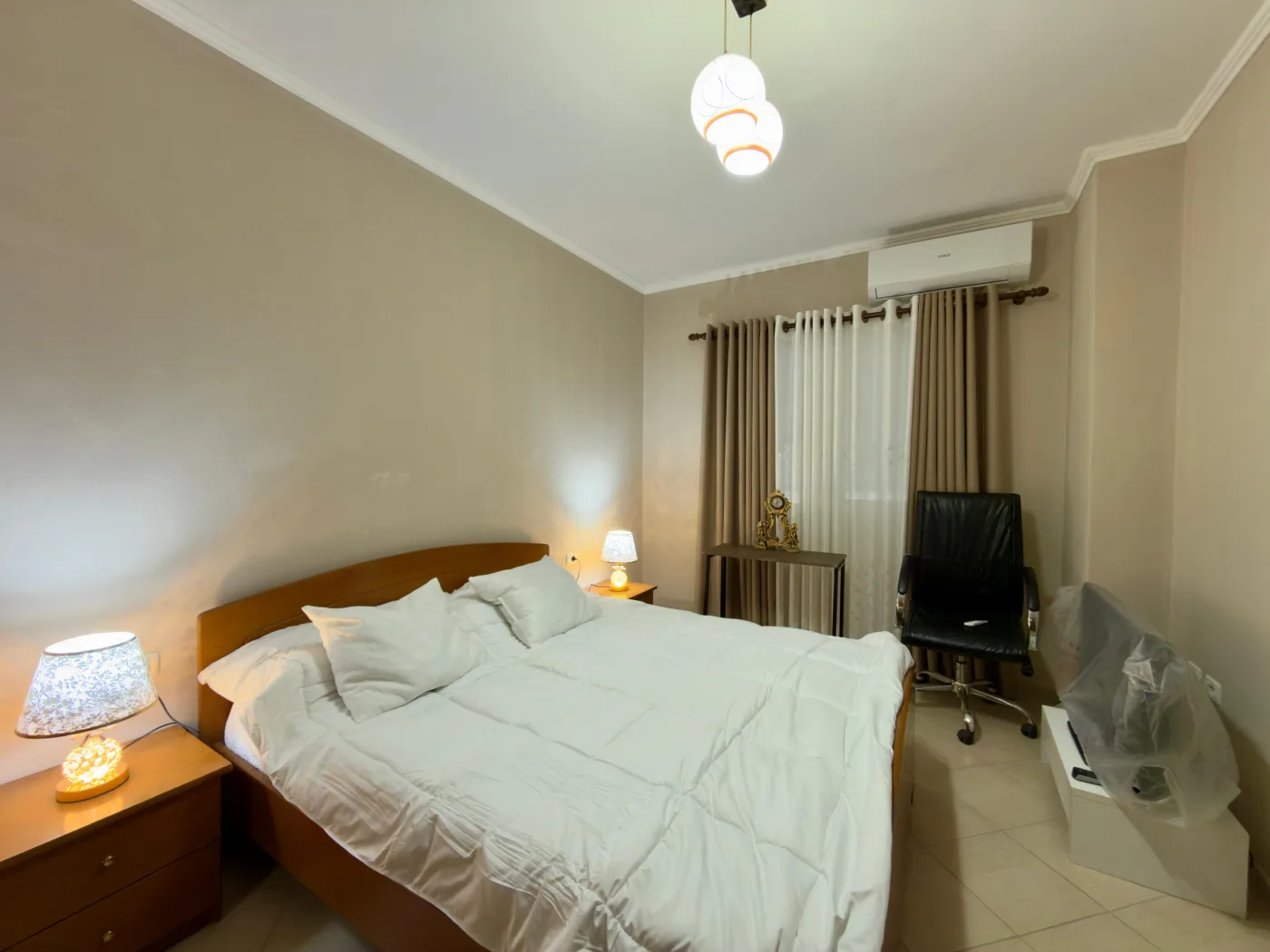 For rent Furnished 1+1 Apartment, located on “Shëtitoren”, opposite “Hotel 1 Maji”, Pogradec. 10