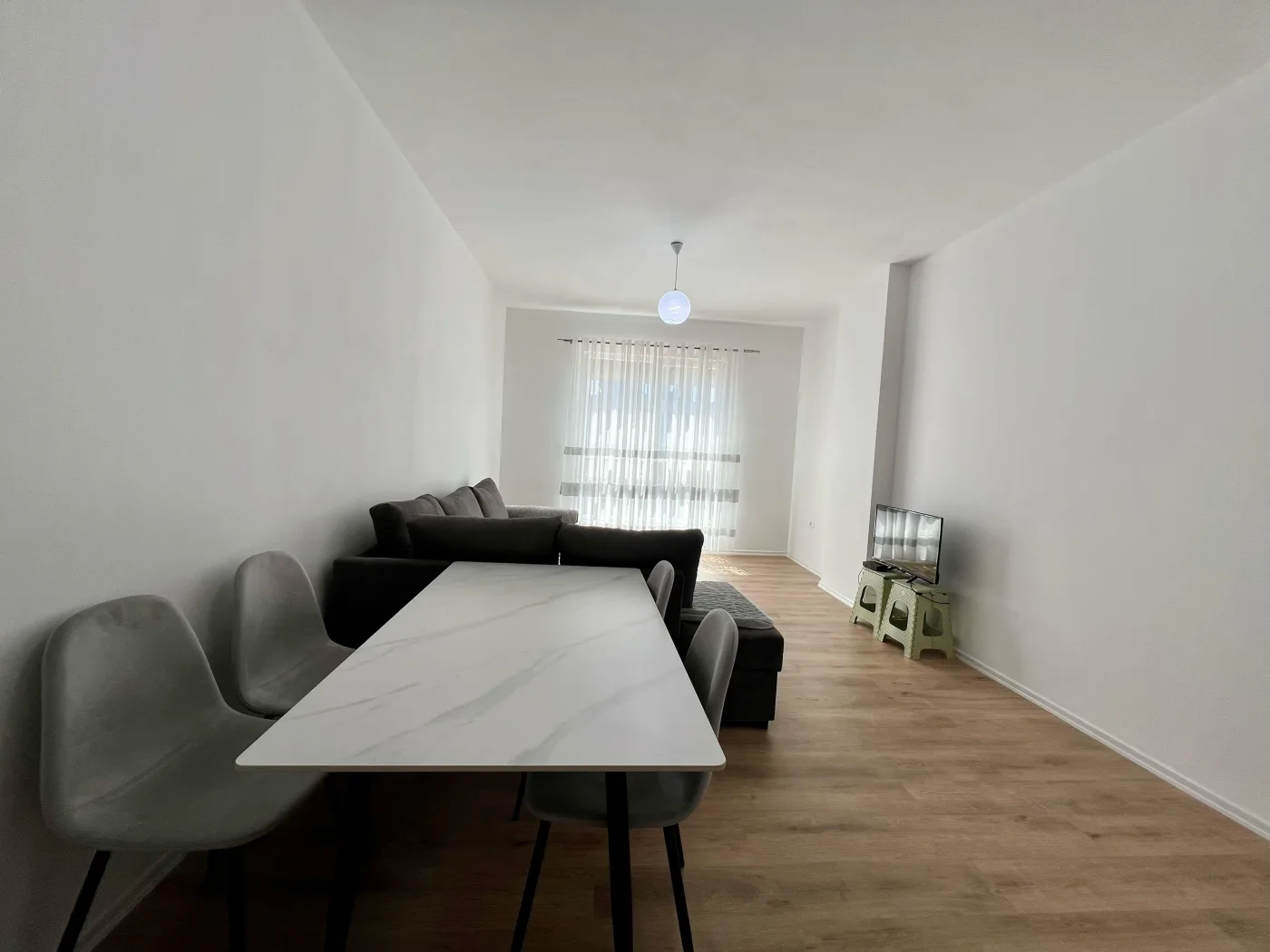 Zur Miete, Wohnung 2+1, “Paskuqan”, Tirana. 8