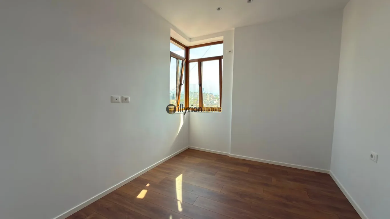 For sale, 2+1 apartment with restored balcony and high-quality finishes on Fadil Bodinaku Street, former New Tirana Station – Nishanaku Bridge. - Image 3