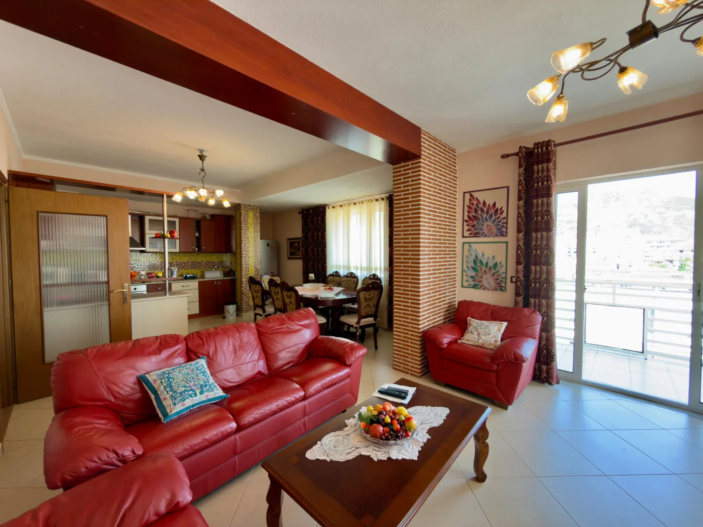 For sale exclusive 3+1 apartment with panoramic veranda | Bulevardi Europa, Pogradec
