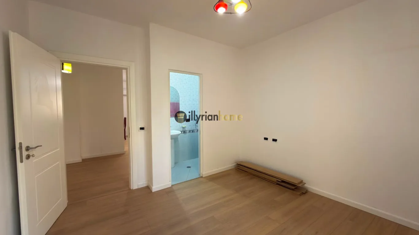 For rent, 2+1 apartment | Rruga Pashko Vaso - Image 3