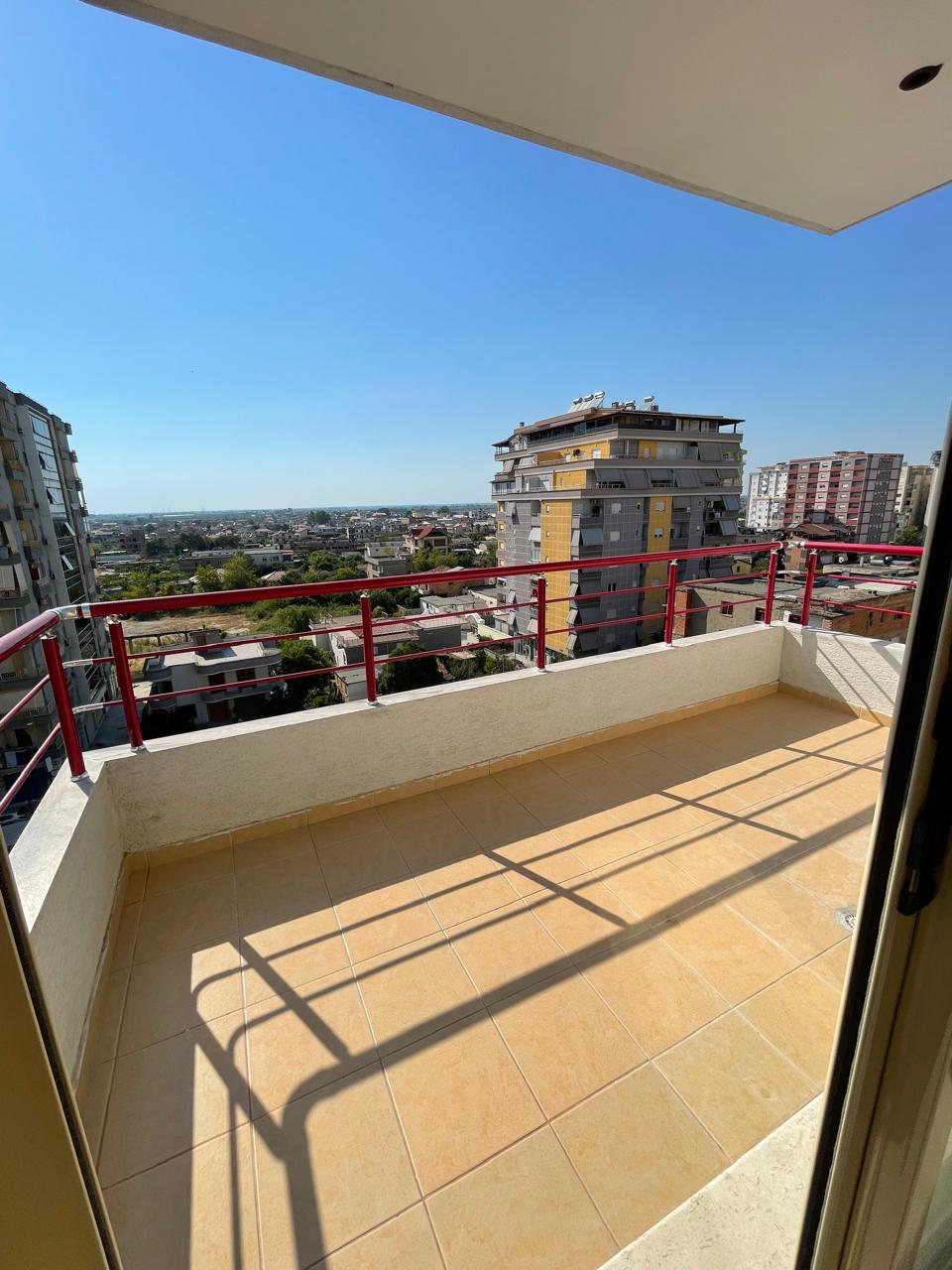 For sale, 2+1+2 apartment with 2 bathrooms, near Loni Papuciu Stadium, Fier. 9