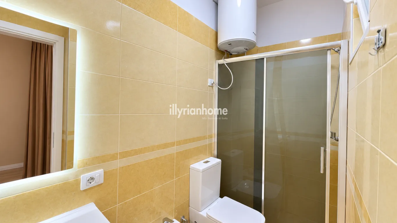 JEPET ME QIRA | APARTAMENT 2+1 + GARAZH | PRANË XHAMISË SË SELITËS- I Restauruar dhe i Mobiluar - Image 5