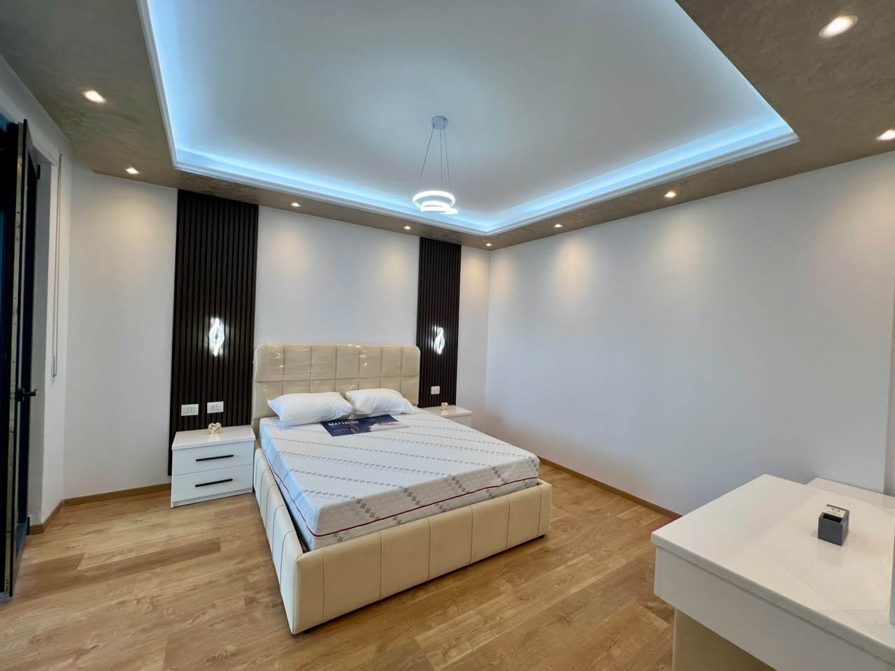 For rent, 2+1 apartment with parking, "Ish Dogana", Tirana. 7