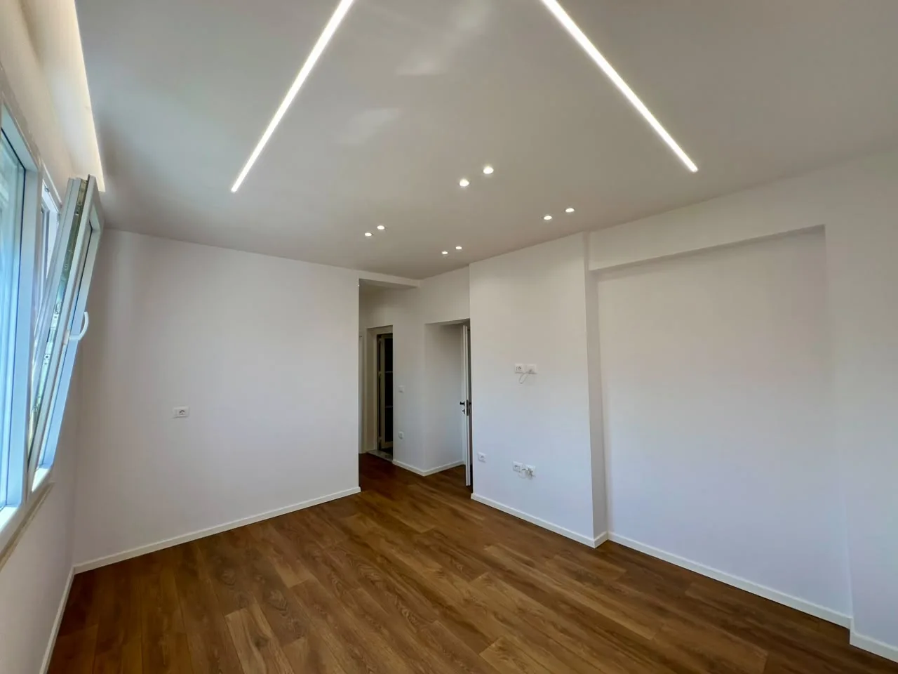 Shitet, Apartament 2+1 rruga ”4 Dëshmorët”, Tiranë. - Image 4