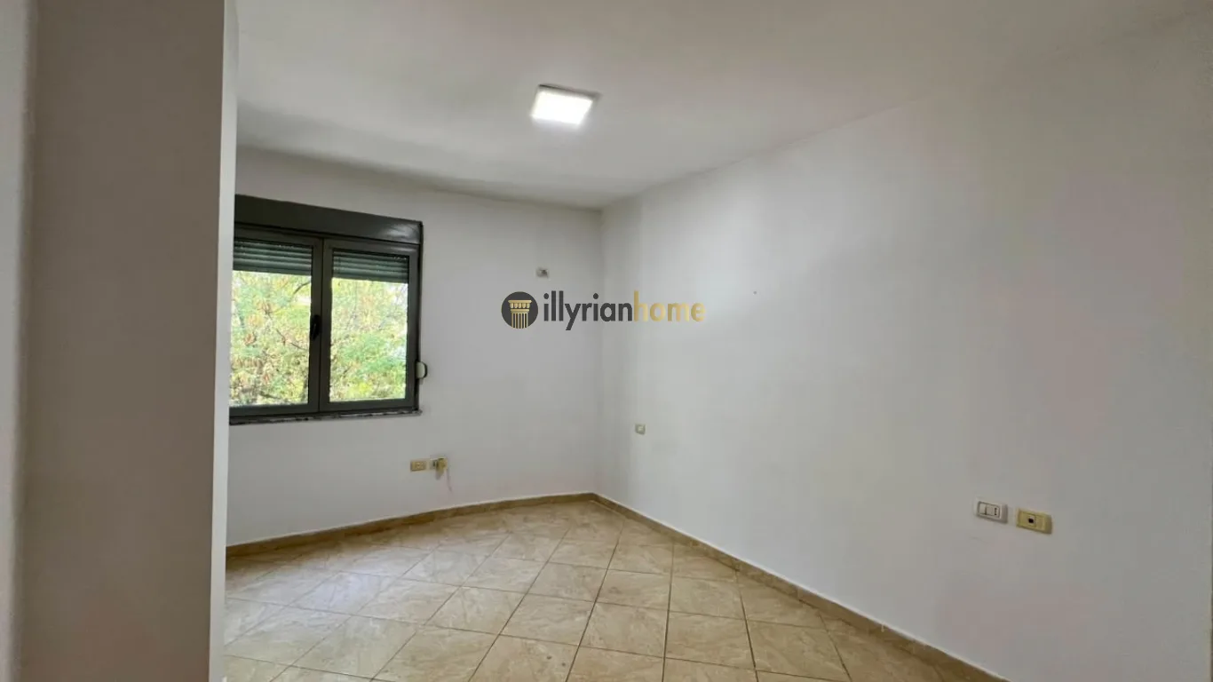 QIRA | APARTAMENT 3+1 , GJIMNAZI "PARTIZANI"-TIRANË - Image 9