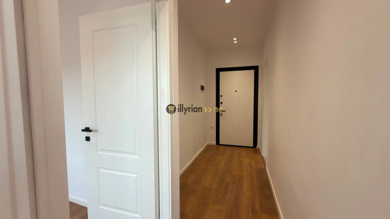 For sale, renovated 1+1 apartment with high-quality workmanship on Fadil Bodinaku Street, former New Tirana Station – Nishanaku Bridge. - Image 2