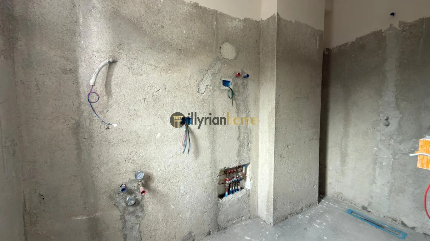 For sale | 2+1 apartment with balcony – Rruga "Mihal Grameno", Tiranë - Image 7