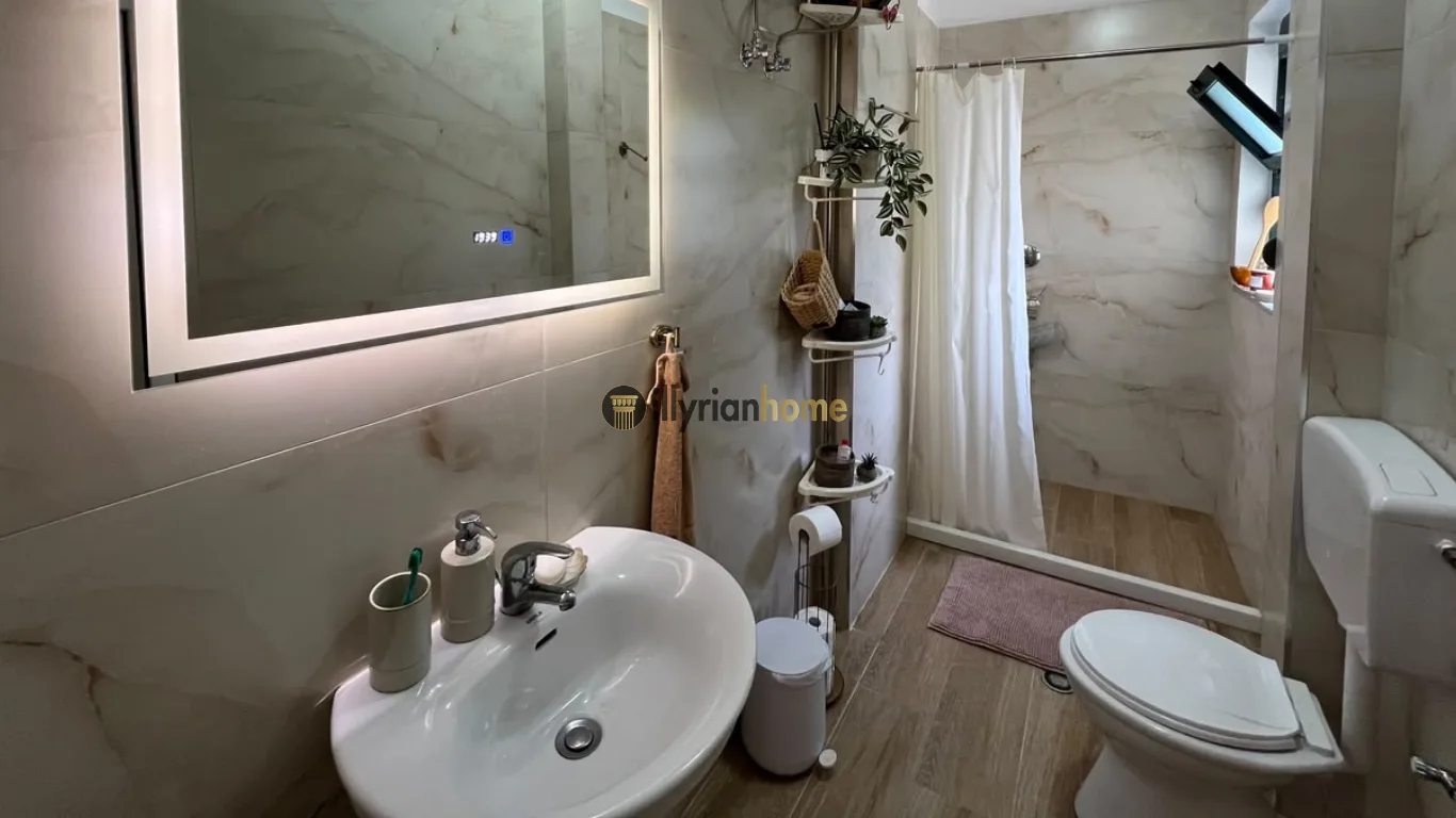 1+1 WOHNUNG ZU MIETEN – VIERTEL 13, DURRËS | AM MEER - Image 2