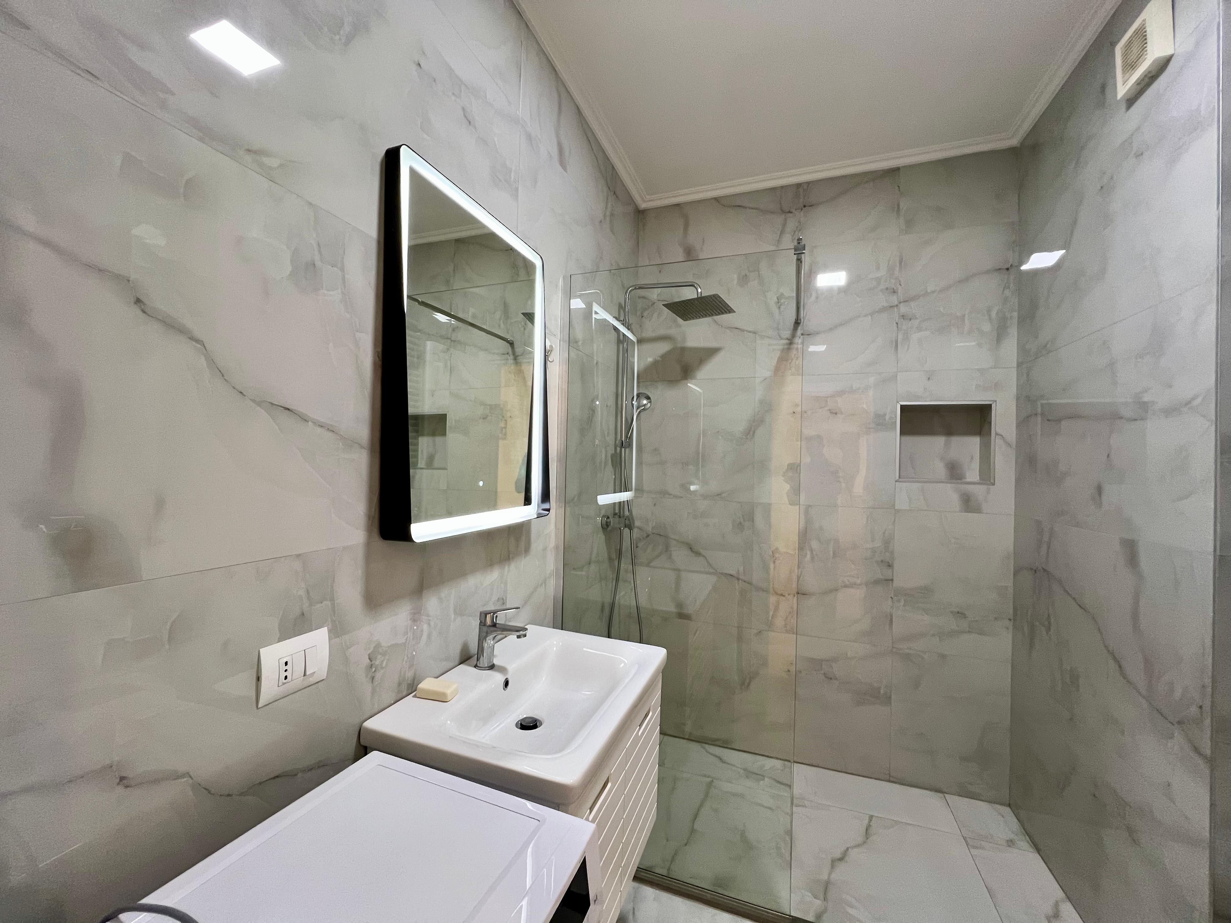 Para alugar: Apartamento 2+1+3 com 3 casas de banho, no Bazar Novo, Tirana 7