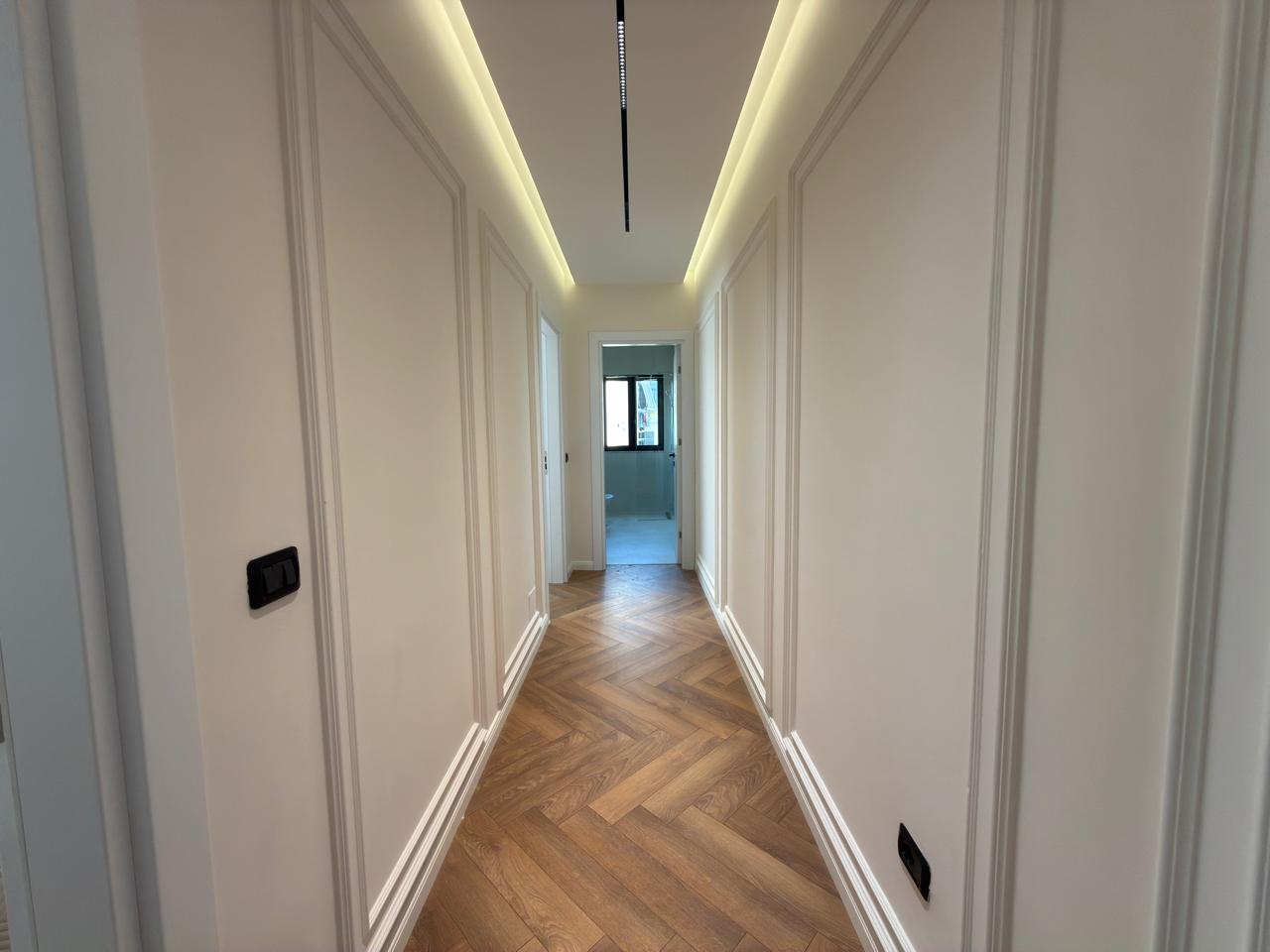 For sale, 2+1+Balcony Apartment, “Pallati me Shigjeta”, Tirana. 6