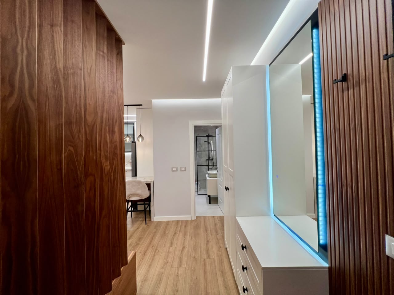 For rent, 2+1 apartment, “Selvia,” Tirana. 4