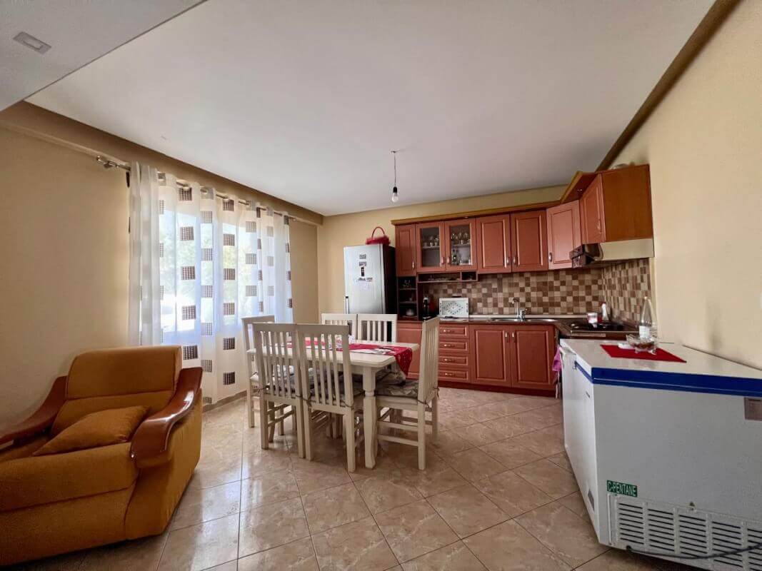 For rent, two-storey villa "Priskë e madhe", Tirana 9