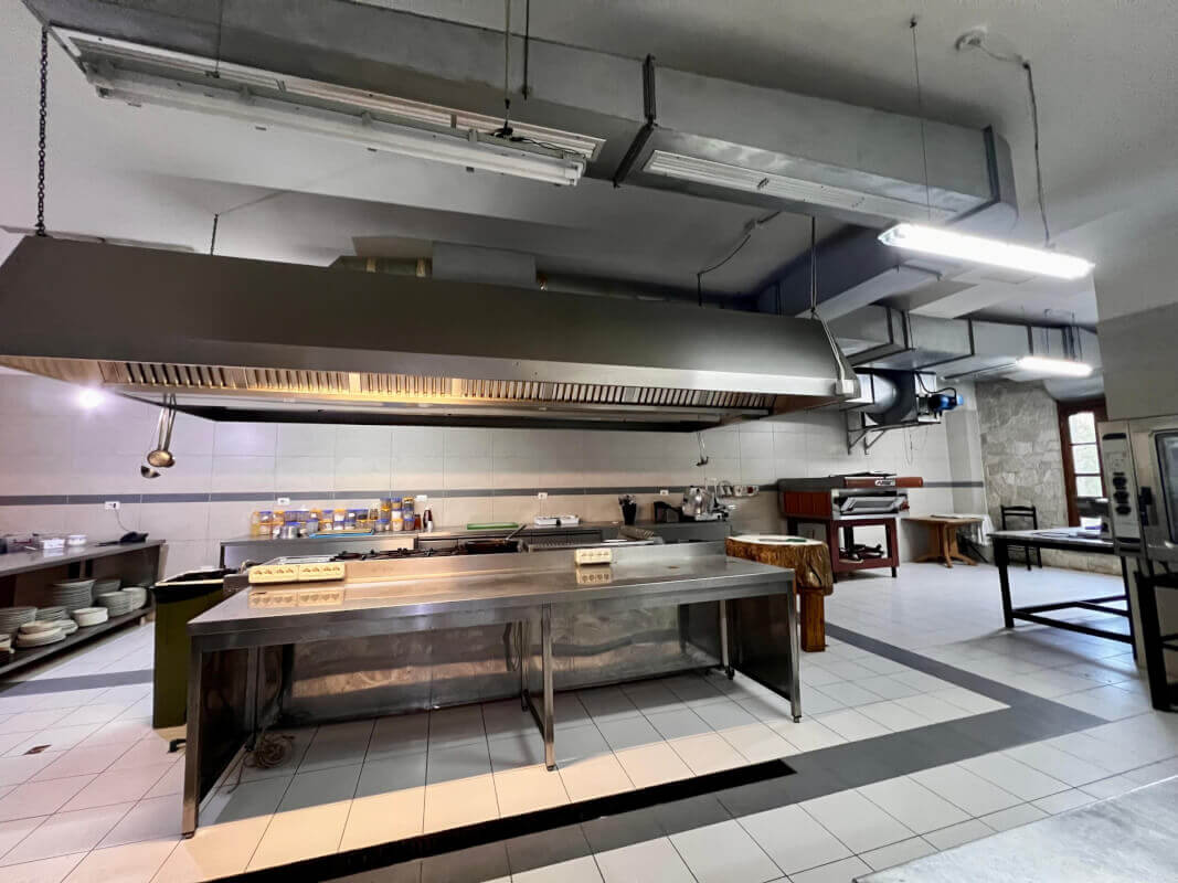 In vendita, Hotel 4-storey + restaurant, Mali i Dajtit – Tirana 22