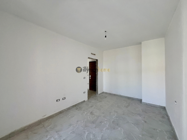 For sale, 1+1 apartment in Laprakë, Tirana. 4