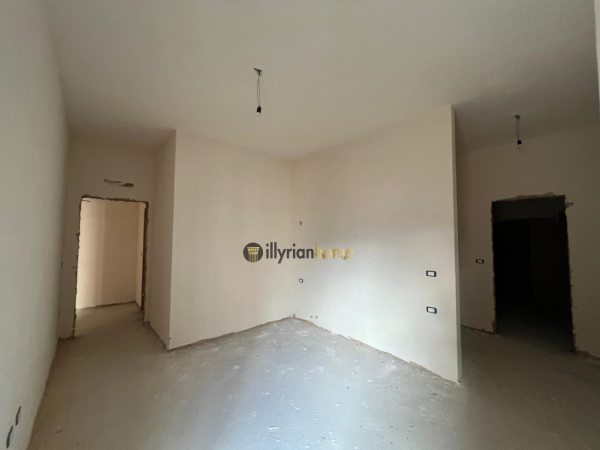 Apartment 2+1+2 with 2 bathrooms for sale in Laprakë, Tirana 4